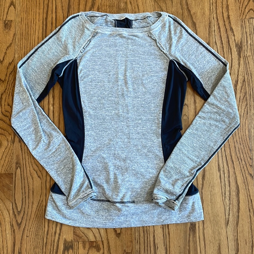LULULEMON Long-Sleeve Top